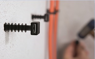 LOK betongfester for cable management i vegger: kan benyttes både utendørs og innendørs.