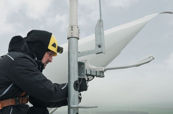Kabelhåndtering på toppen av en vindmølle