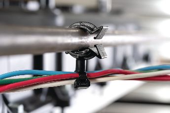 Fleksible cable management klips for kabelføring i enhver retning.