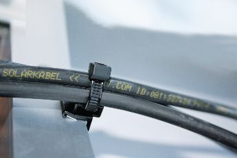 Kabelclips for kanter