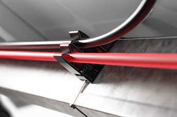 Qwicgrip kabelholder med sorte UV-bestandige strips